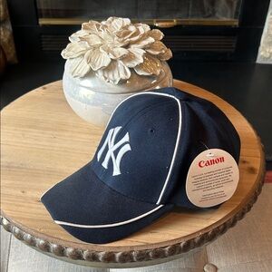 NWT New York Yankees Canon Cameras Adjustable Hat Cap Men Women MLB